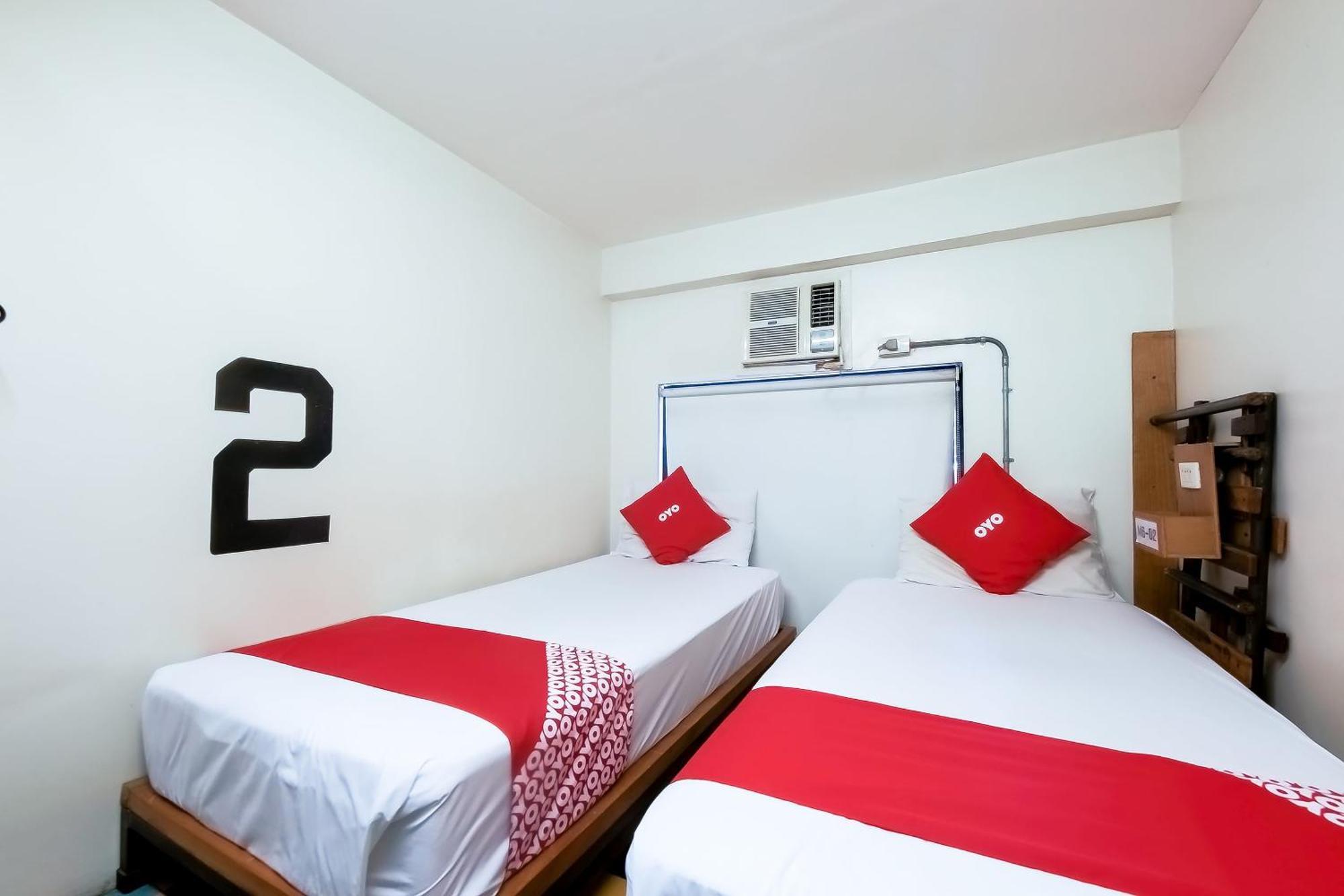 Spot On Junction Hostel Макати Экстерьер фото