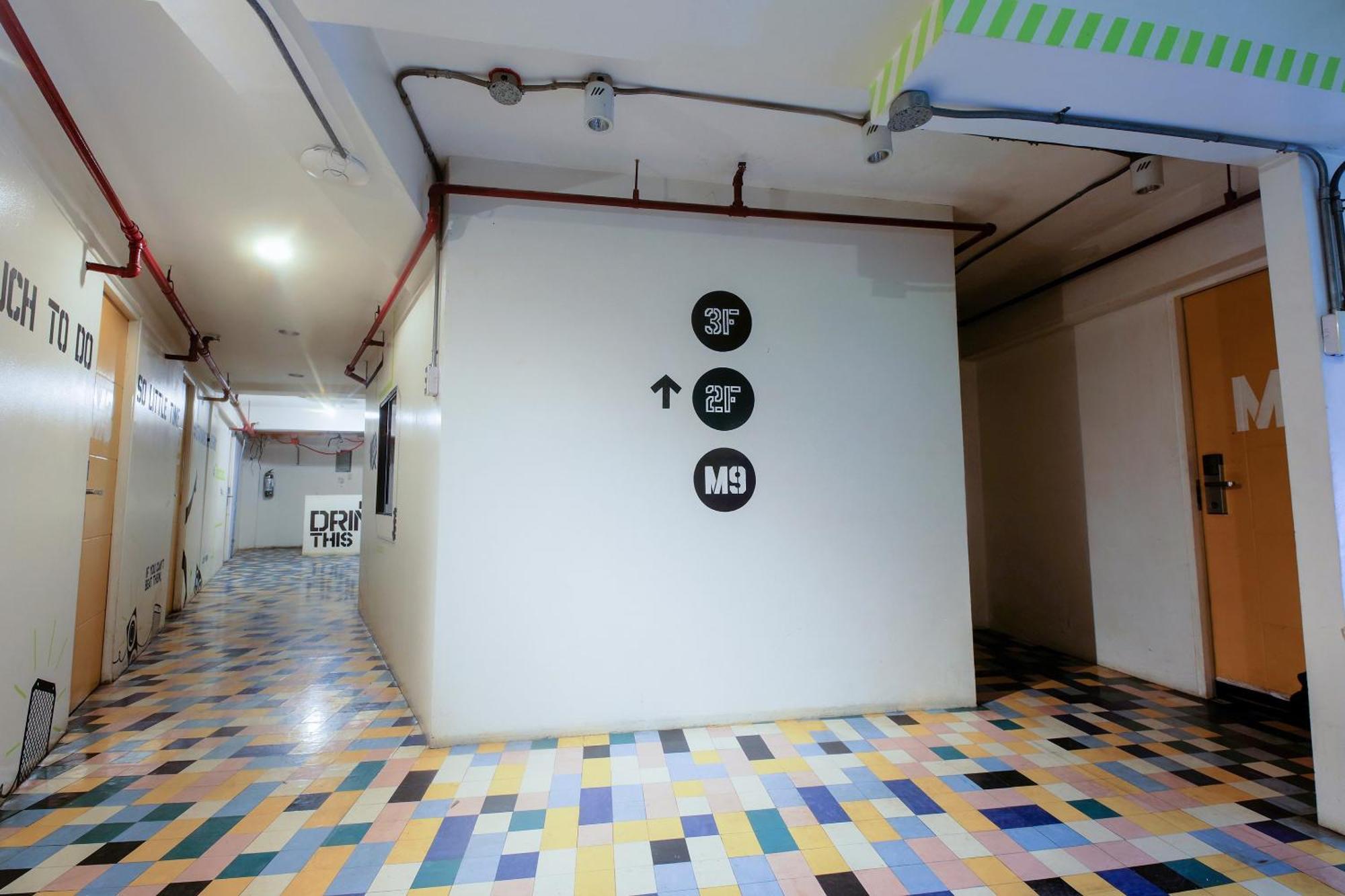 Spot On Junction Hostel Макати Экстерьер фото