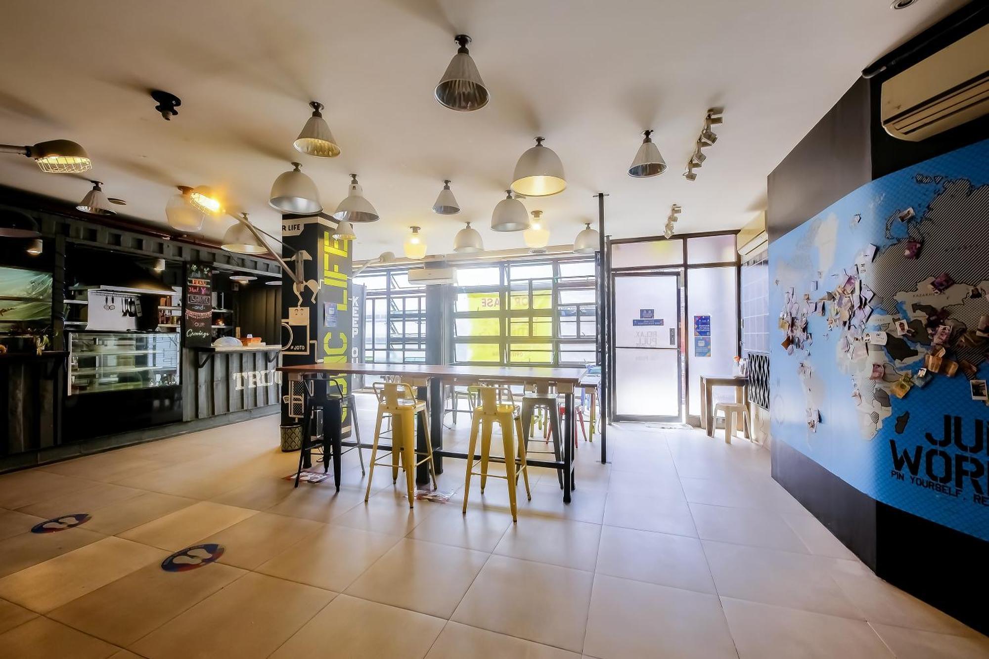 Spot On Junction Hostel Макати Экстерьер фото